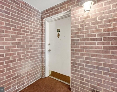 1405 Northgate Square - Photo Thumbnail 4
