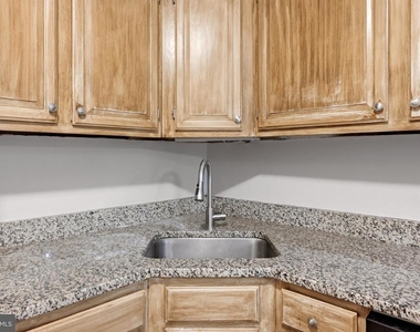 1405 Northgate Square - Photo Thumbnail 13