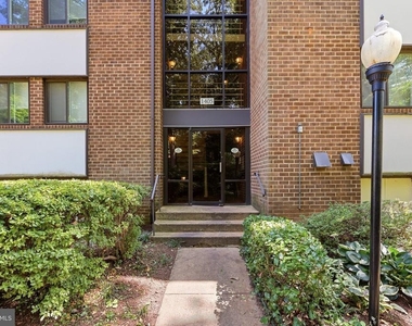 1405 Northgate Square - Photo Thumbnail 2
