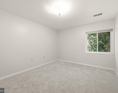 1405 Northgate Square - Photo Thumbnail 20