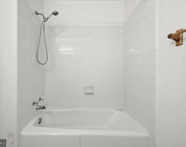 1405 Northgate Square - Photo Thumbnail 17