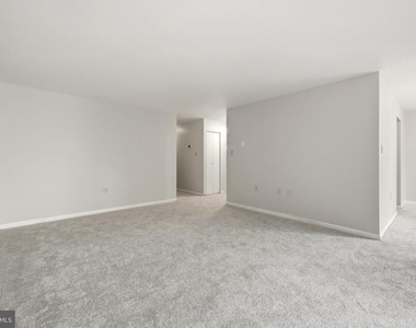 1405 Northgate Square - Photo Thumbnail 7