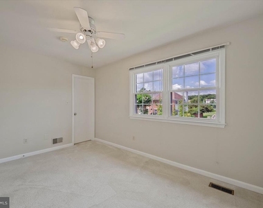 7177 Lake Cove Drive - Photo Thumbnail 18