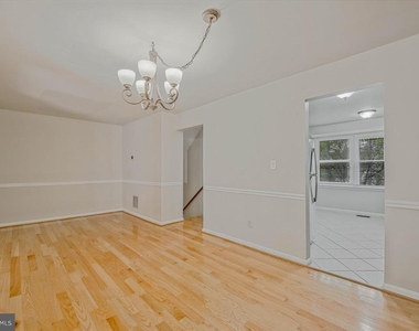 7177 Lake Cove Drive - Photo Thumbnail 13
