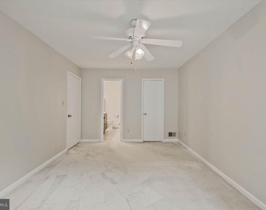 7177 Lake Cove Drive - Photo Thumbnail 26