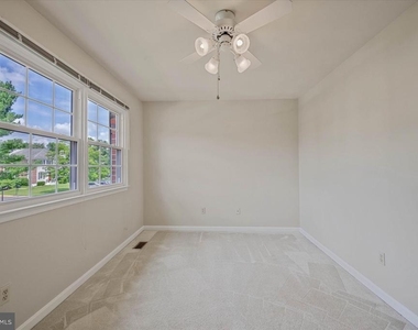7177 Lake Cove Drive - Photo Thumbnail 17