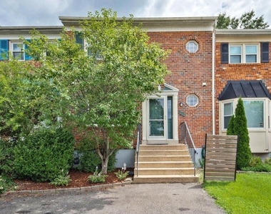 7177 Lake Cove Drive - Photo Thumbnail 5