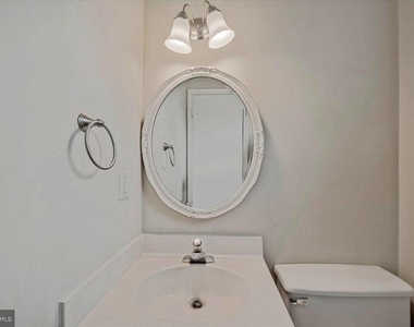 7177 Lake Cove Drive - Photo Thumbnail 11