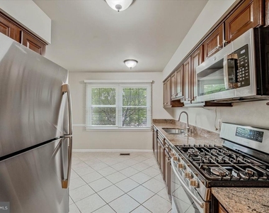 7177 Lake Cove Drive - Photo Thumbnail 10