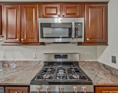 7177 Lake Cove Drive - Photo Thumbnail 9
