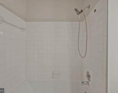 7177 Lake Cove Drive - Photo Thumbnail 23