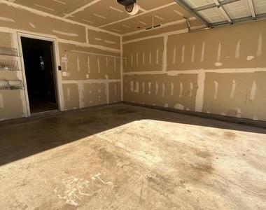 13906 Gothic Drive - Photo Thumbnail 26
