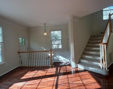 13906 Gothic Drive - Photo Thumbnail 4