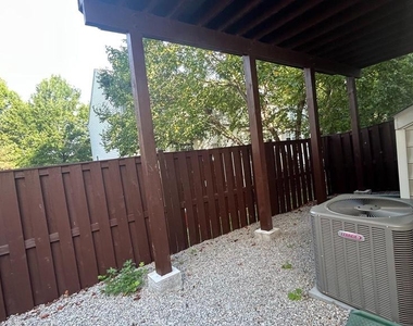 13906 Gothic Drive - Photo Thumbnail 24