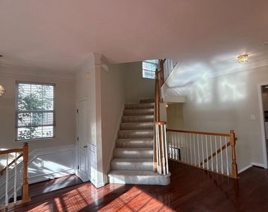 13906 Gothic Drive - Photo Thumbnail 11