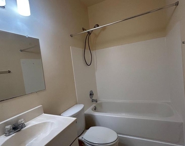 13906 Gothic Drive - Photo Thumbnail 20