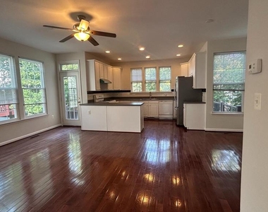 13906 Gothic Drive - Photo Thumbnail 5