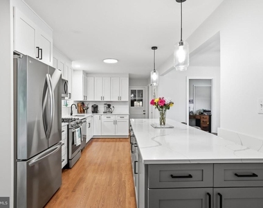 6605 Grey Fox Drive - Photo Thumbnail 12