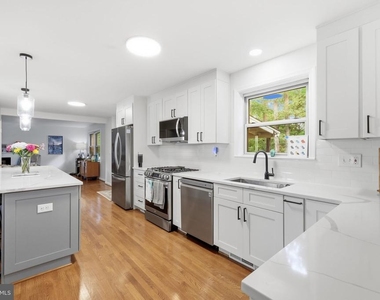 6605 Grey Fox Drive - Photo Thumbnail 16
