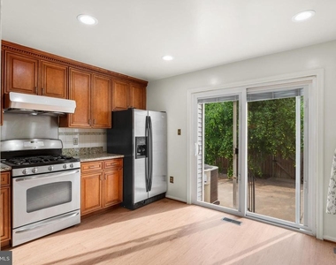 8063 Dulciana Court - Photo Thumbnail 10