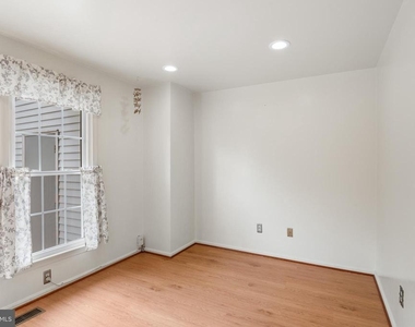 8063 Dulciana Court - Photo Thumbnail 11