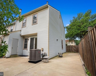8063 Dulciana Court - Photo Thumbnail 26