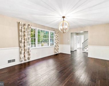 9209 Antelope Place - Photo Thumbnail 4