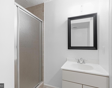 6002 Mardale Lane - Photo Thumbnail 11
