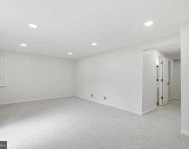 6002 Mardale Lane - Photo Thumbnail 12