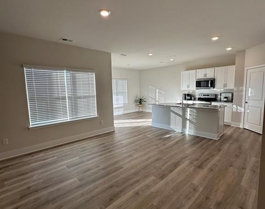 114 Haida Lane - Photo Thumbnail 3