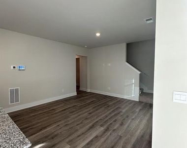 114 Haida Lane - Photo Thumbnail 4