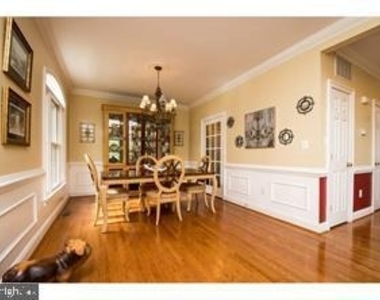 444 Winchester Street - Photo Thumbnail 3