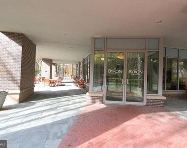 513 W Broad Street - Photo Thumbnail 1