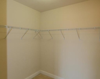 513 W Broad Street - Photo Thumbnail 15