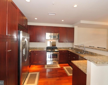 513 W Broad Street - Photo Thumbnail 9