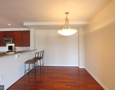 513 W Broad Street - Photo Thumbnail 7