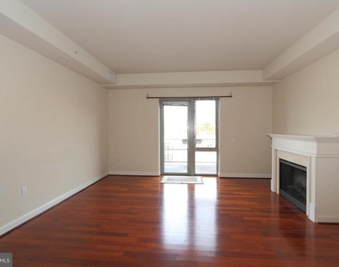 513 W Broad Street - Photo Thumbnail 4