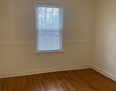 426 E Glendale Avenue - Photo Thumbnail 9