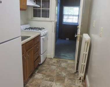426 E Glendale Avenue - Photo Thumbnail 6