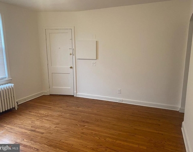426 E Glendale Avenue - Photo Thumbnail 3