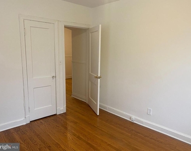 426 E Glendale Avenue - Photo Thumbnail 10