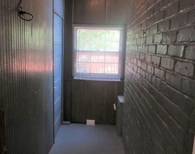 426 E Glendale Avenue - Photo Thumbnail 12