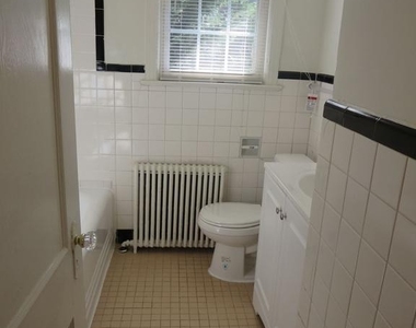426 E Glendale Avenue - Photo Thumbnail 11