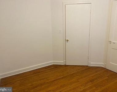 426 E Glendale Avenue - Photo Thumbnail 8