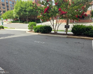 1401 N Rhodes Street - Photo Thumbnail 27