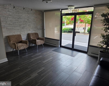 1401 N Rhodes Street - Photo Thumbnail 28