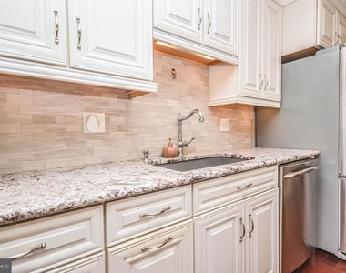 1401 N Rhodes Street - Photo Thumbnail 8