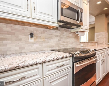1401 N Rhodes Street - Photo Thumbnail 9