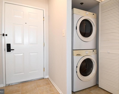 1001 N Vermont Street - Photo Thumbnail 25