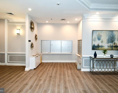 1001 N Vermont Street - Photo Thumbnail 33